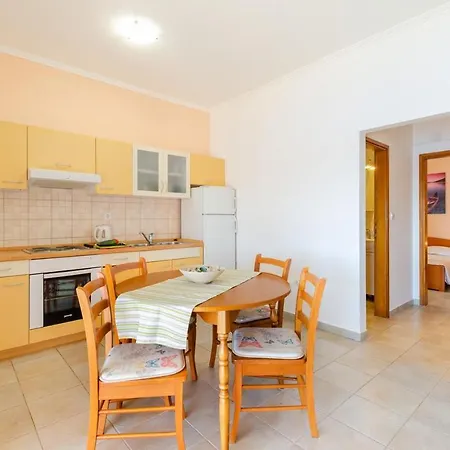 Apartment Karbuni 13217e Blato (Korcula)
