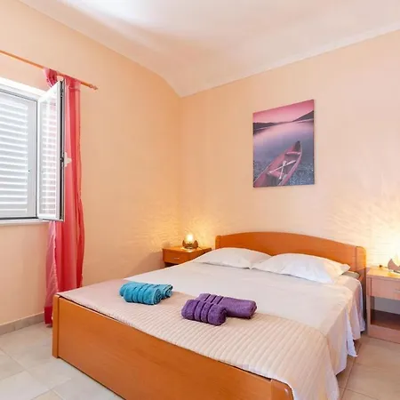 Apartment Karbuni 13217e