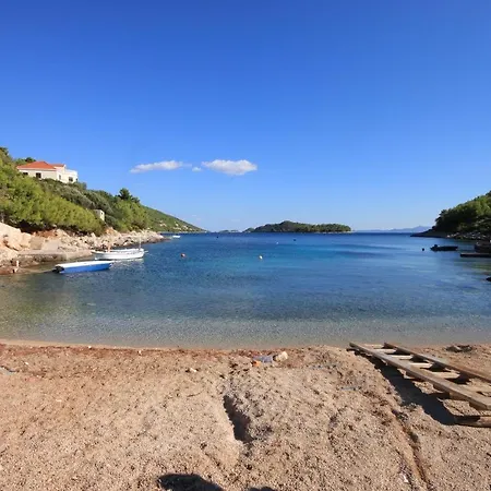 Karbuni 13217e * Blato (Korcula)