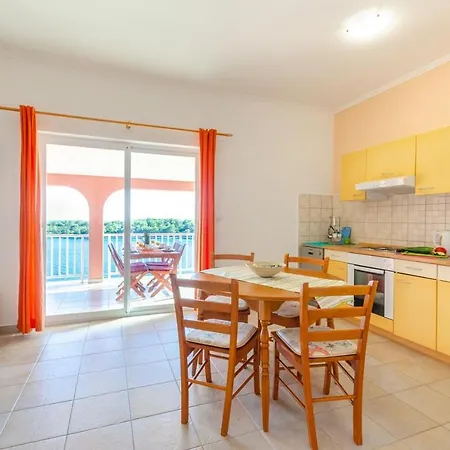 Apartment Karbuni 13217e *